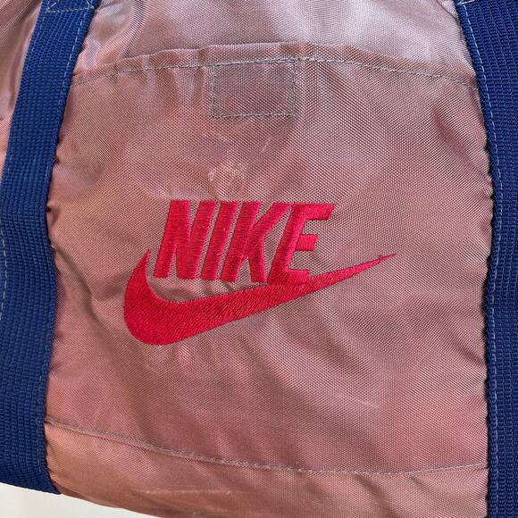 Vintage 80s Nike XL Duffle Bag - Picture 3 of 11